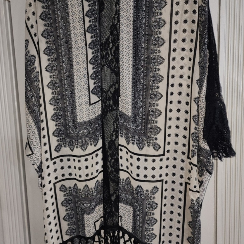 Lush Black Mesh Garment - Picture 11 of 11